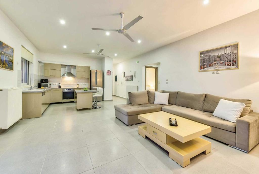 Ruby Villa room 2