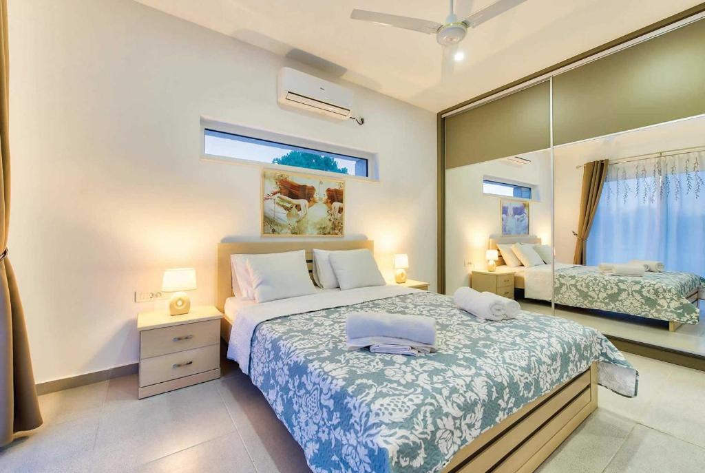 Ruby Villa room 3